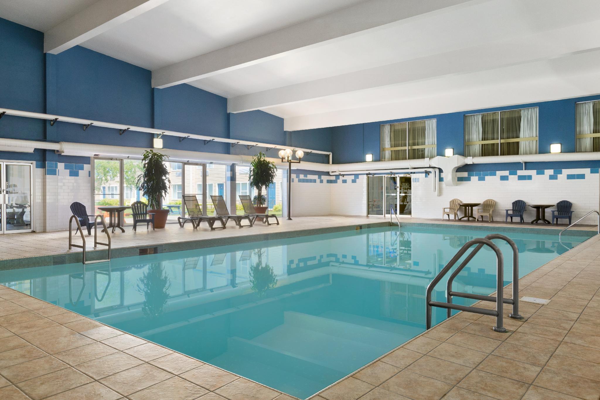 Days Inn & Suites By Wyndham Moncton Eksteriør billede