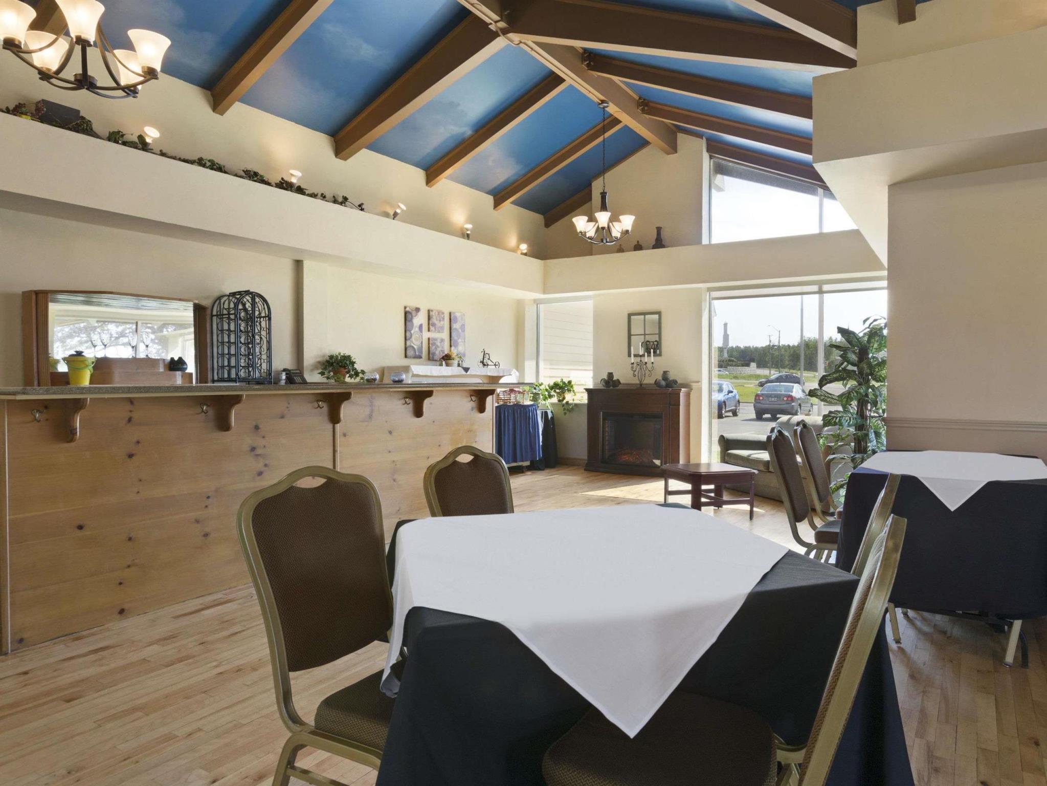 Days Inn & Suites By Wyndham Moncton Eksteriør billede