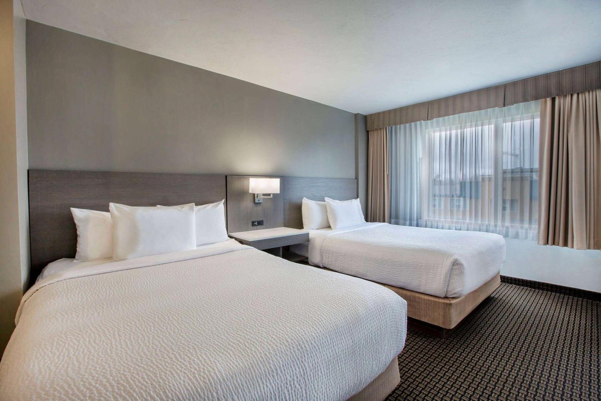 Days Inn & Suites By Wyndham Moncton Eksteriør billede