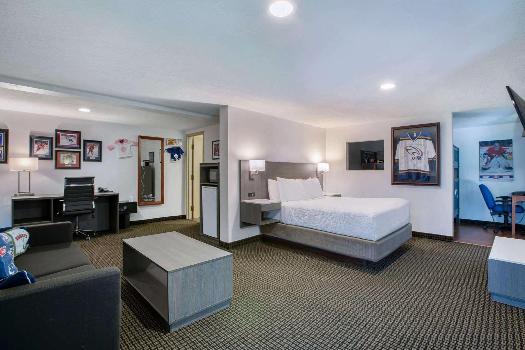 Days Inn & Suites By Wyndham Moncton Eksteriør billede