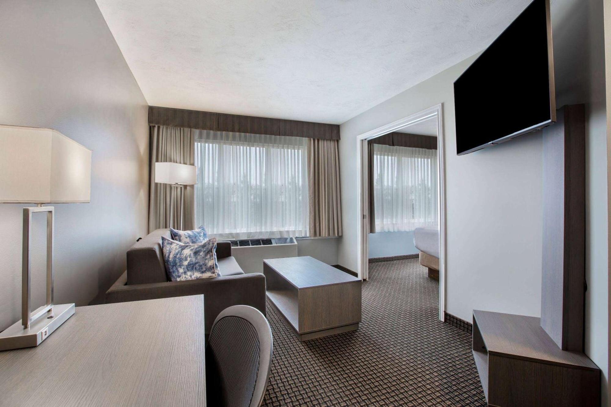 Days Inn & Suites By Wyndham Moncton Eksteriør billede