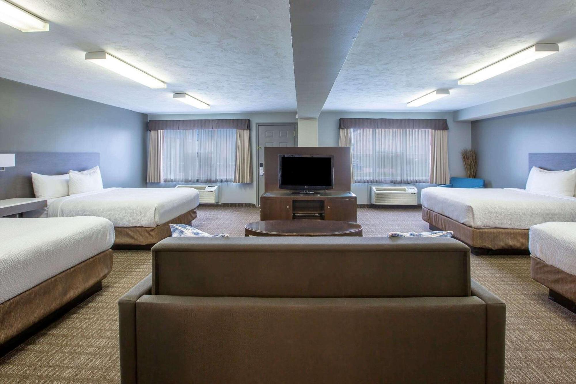 Days Inn & Suites By Wyndham Moncton Eksteriør billede