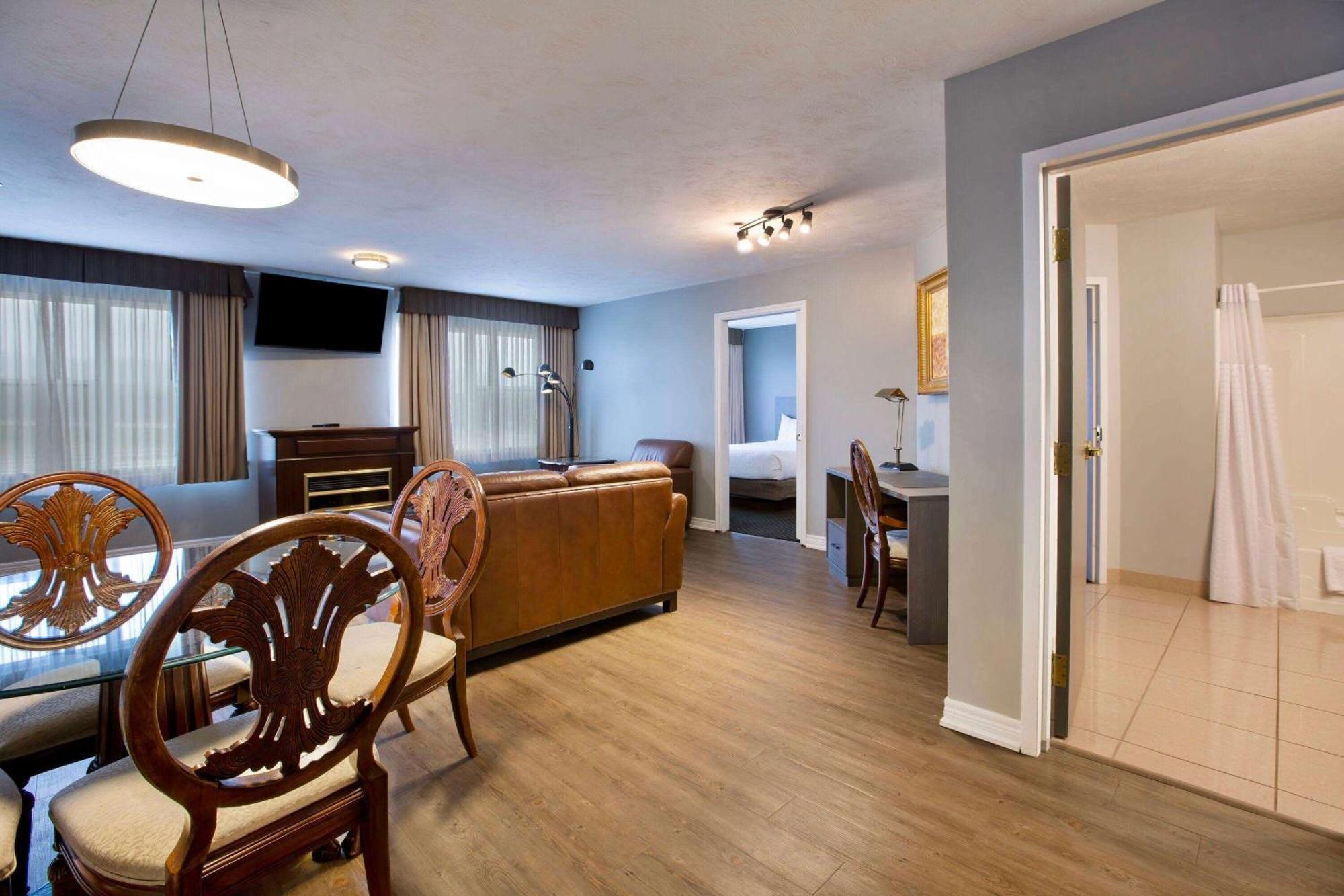 Days Inn & Suites By Wyndham Moncton Eksteriør billede